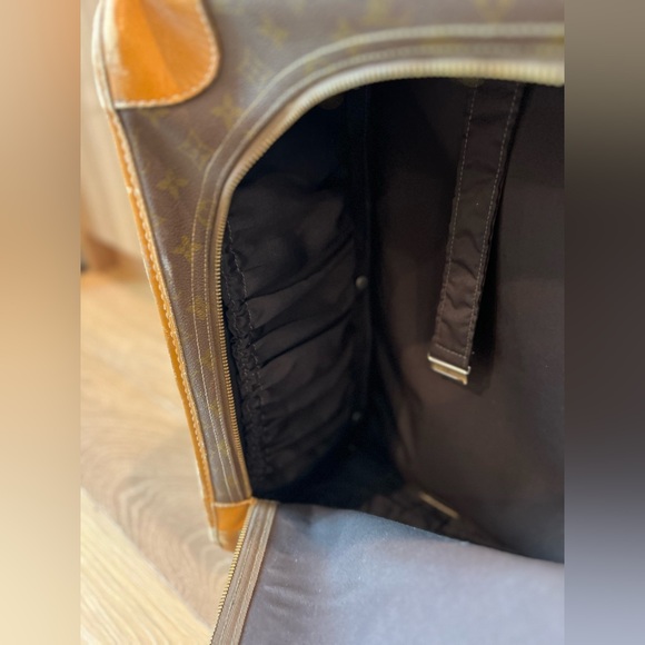 1970s Vintage Louis Vuitton Suitcase - Picture 6 of 9